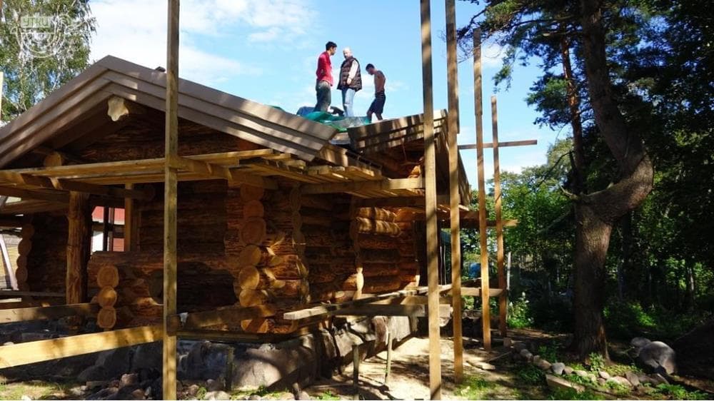 Компания УтКи строит сруб дома под ключ теплой весной