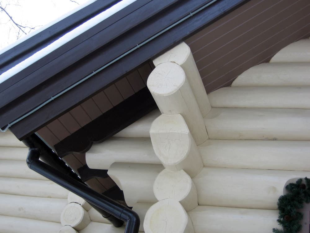 Ремонт крыши деревянного дома