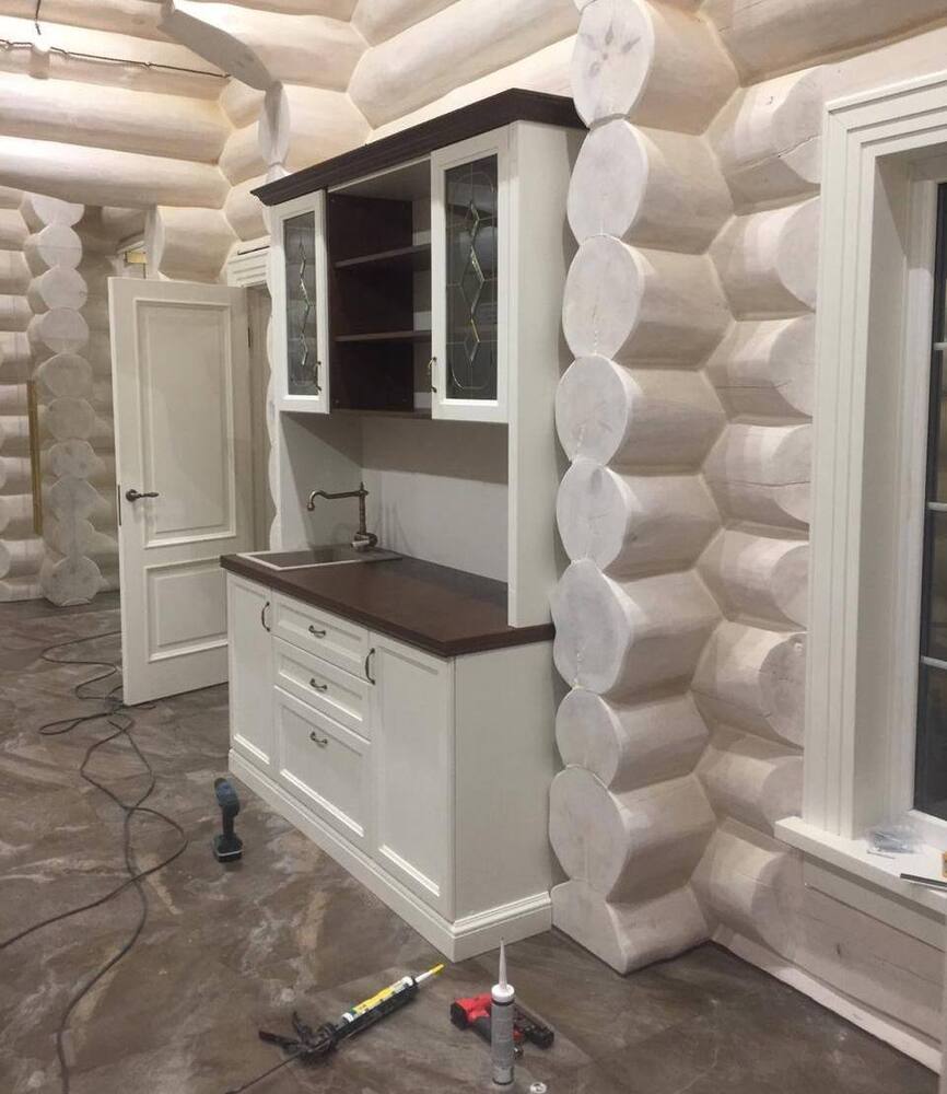 Отделка внутри сруба из круглого бревна